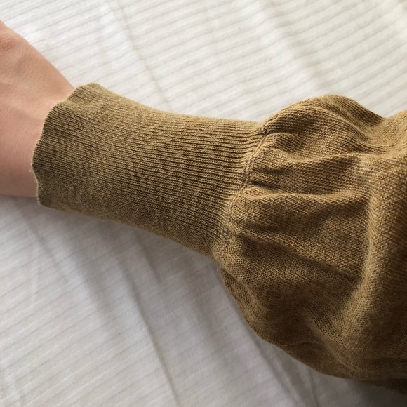 ZARA Drop-shouldered Puff-sleeved Cardigan🐪 - Picture 7 of 8